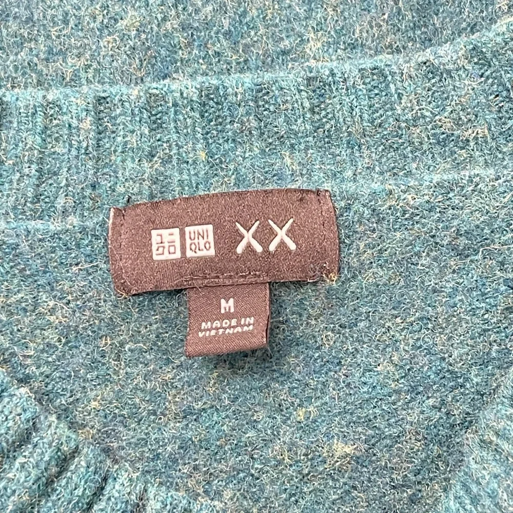 Uniqlo Kaws Women's Men Unisex Crewneck Sweater Small Medium Green 100% Wool LS